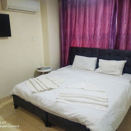 Farah Plaza Hostel &Hotel Apartments Aqaba Eksteriør billede