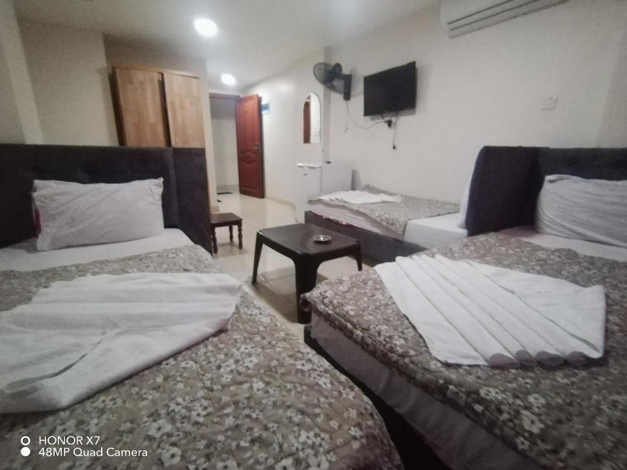 Farah Plaza Hostel &Hotel Apartments Aqaba Eksteriør billede